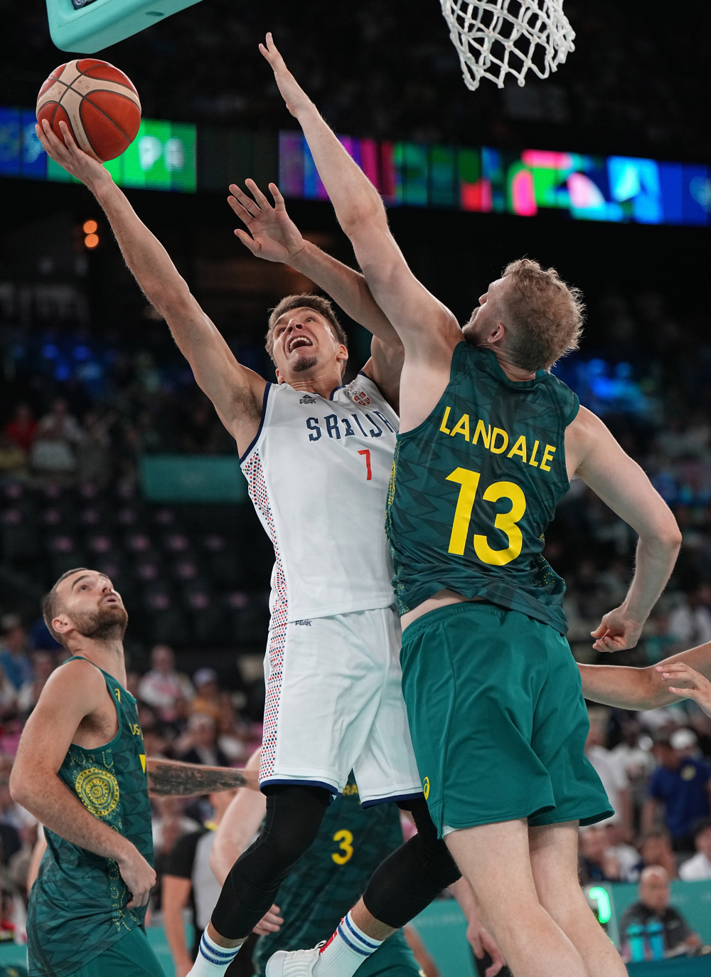 爱游戏平台-关于塞维利亚发布备战花絮，关键时刻篮板制胜，国王杯任务艰巨，控场能力受关注的信息