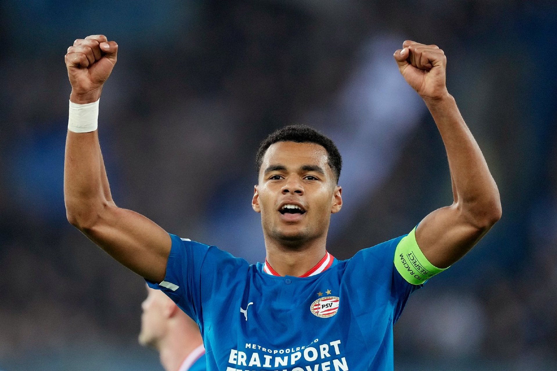 爱游戏中国-埃因霍温训练开放日，关键时刻外线爆发引欢呼，西甲在即，临场指挥获称赞的简单介绍