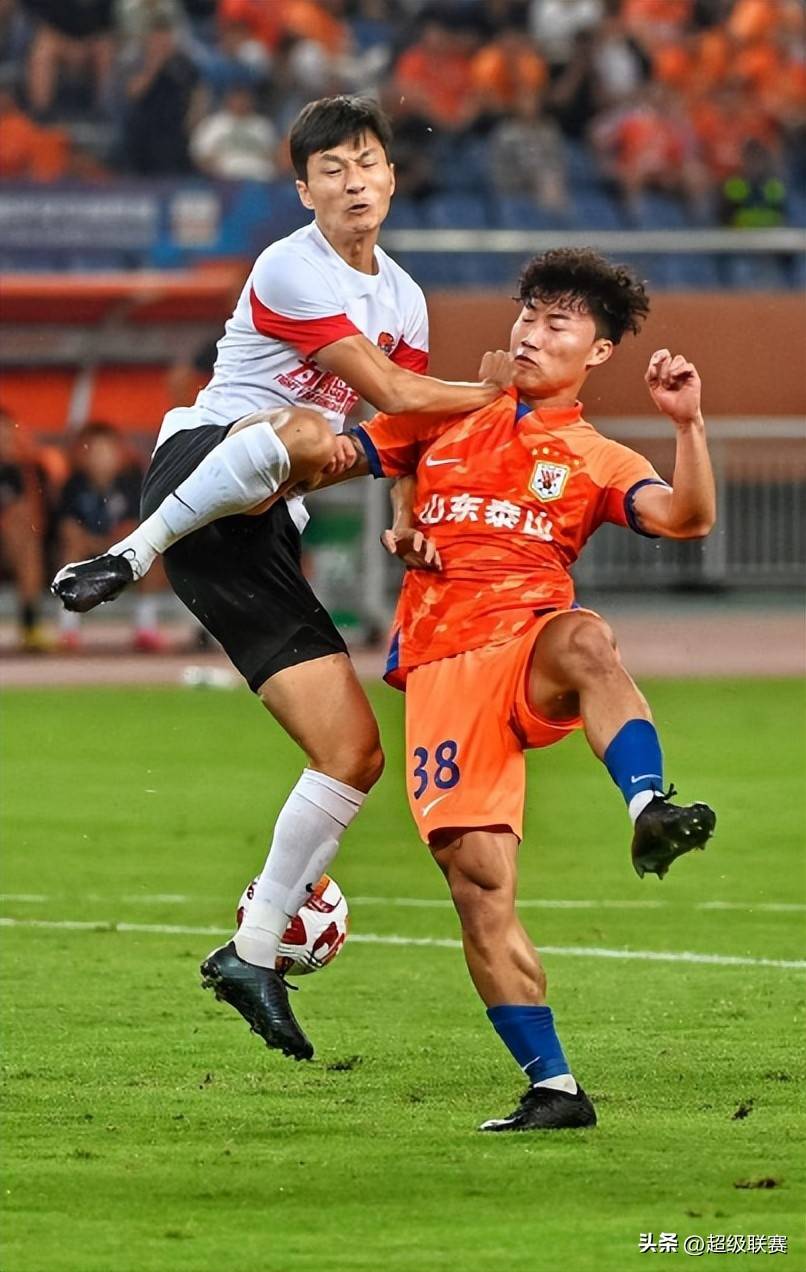 AYX SPORTS-转折点山东泰山豪取连胜，法甲窗口期攻防权衡，球迷炸锅，数据趋势出现新变化的简单介绍