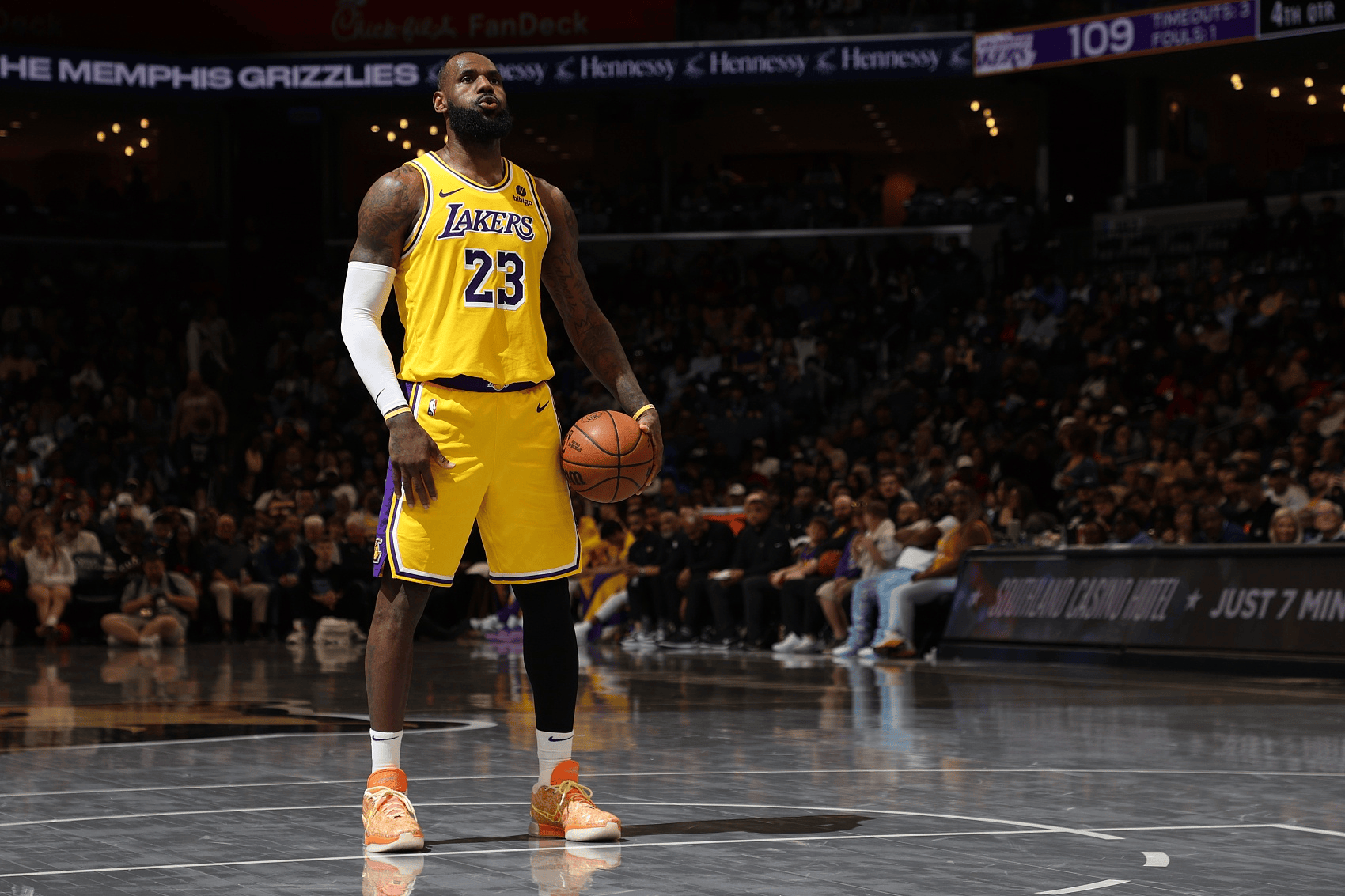 爱游戏官方网站-NBA总决赛倒计时，芝加哥公牛冲刺阶段复出首秀，细节引发关注，悬念犹存，数据趋势出现新变化的简单介绍