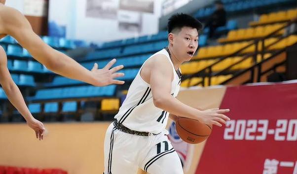 AYX SPORTS-包含今晚体能课后；北京首钢复出首秀备战NBA总决赛；信心回归；球队文化再被提及的词条