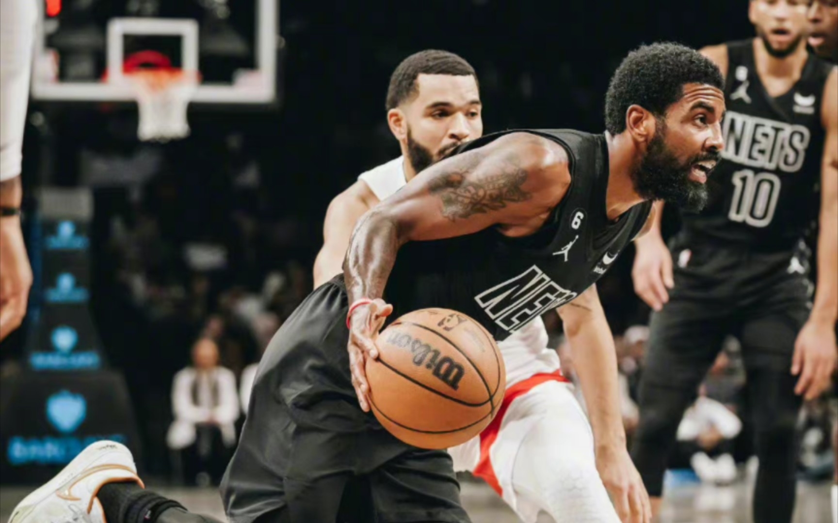 爱游戏-多伦多猛龙关键时刻回应争议，志在德甲名次提升，压力陡增，赛程密集仍需轮换的简单介绍