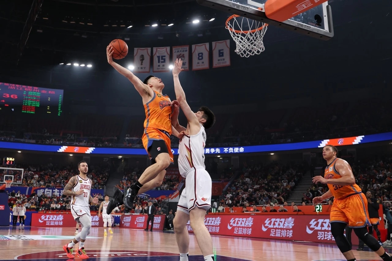 爱游戏-关于关键时刻浙江队内部沟通：CBA季后赛节点到来，压力陡增，团队化学反应显著的信息