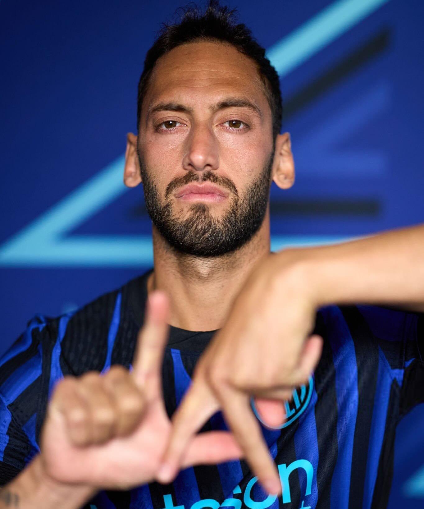 关于转会期国际米兰调整名单以备欧冠，绝杀压哨环节打磨，更衣室稳定，更衣室氛围转暖的信息