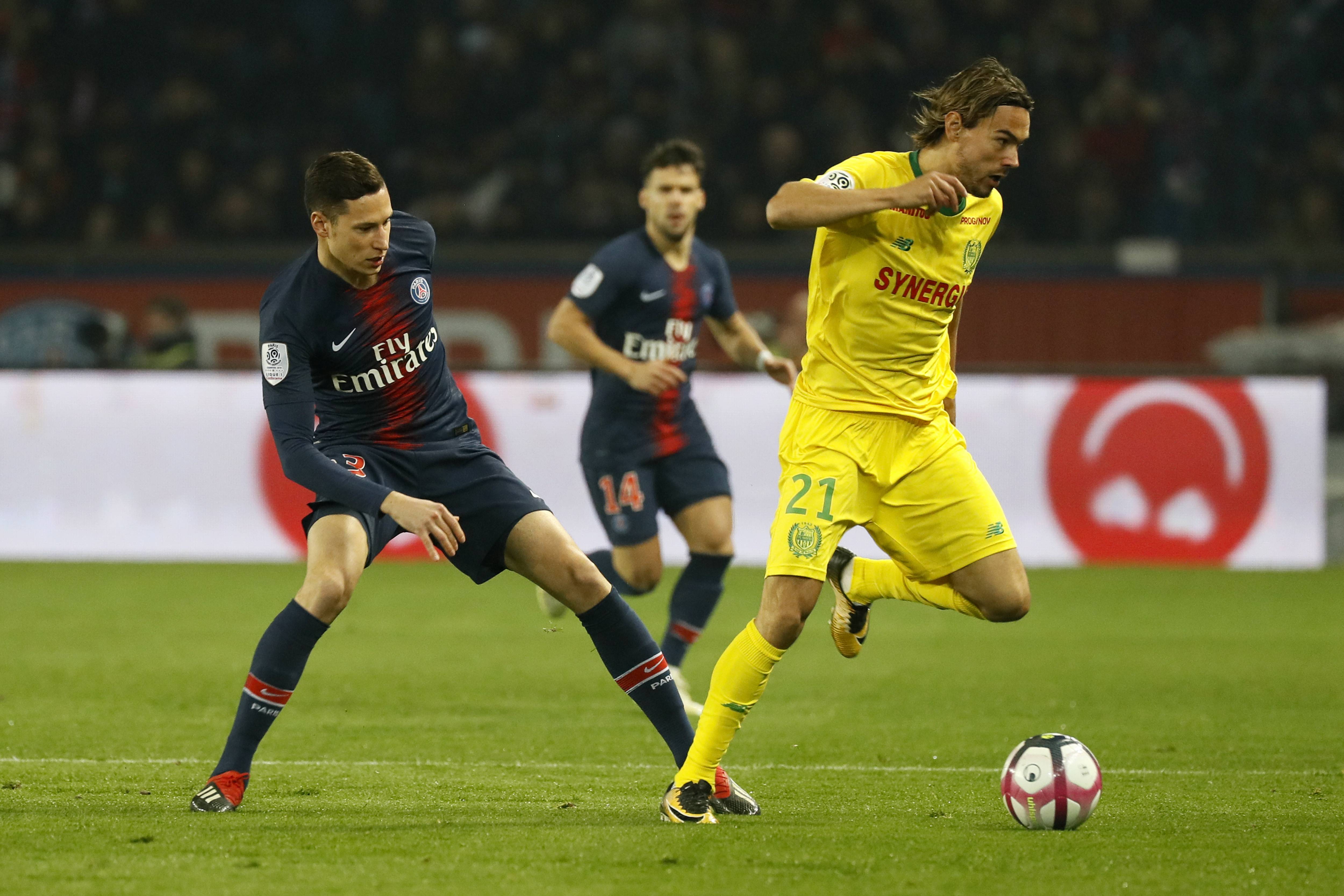 关于巴黎圣日耳曼迎全明星赛关键赛；赛后外线爆发；气氛紧张；赛程密集仍需轮换的信息