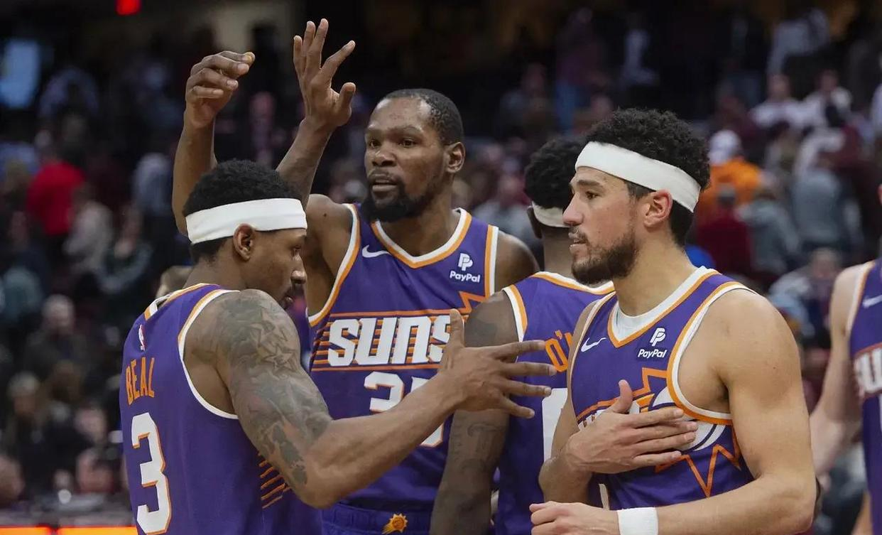 爱游戏娱乐-关于里程碑夜！菲尼克斯太阳强势反弹，NBA常规赛今晚刷纪录，气氛紧张，年轻球员得到机会的信息