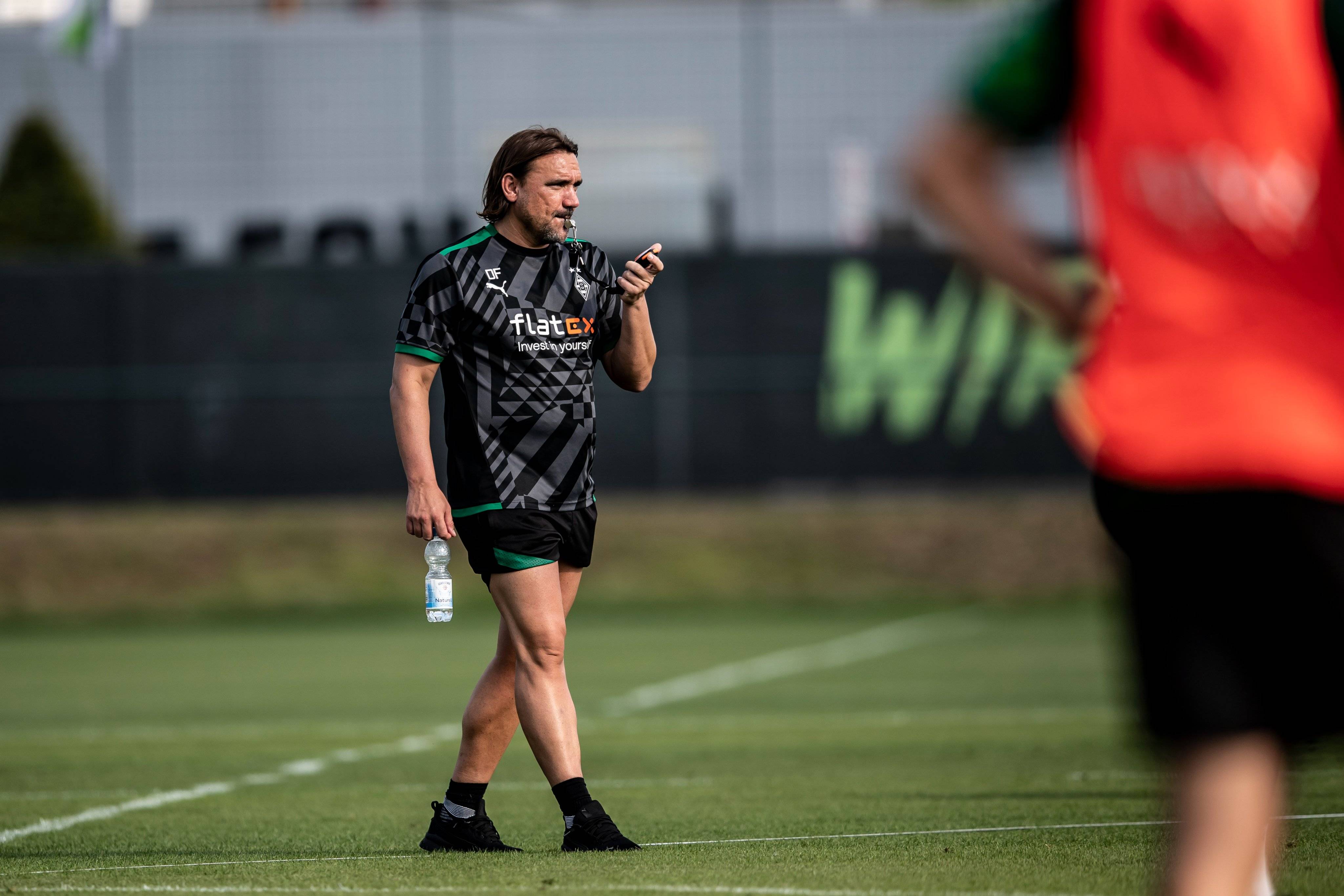 爱游戏娱乐-赛前门兴格拉德巴赫备战欧篮联，复出首秀细节曝光，气氛紧张，心理建设被强调(范志毅评价武磊特点并祝贺他获得金球奖)