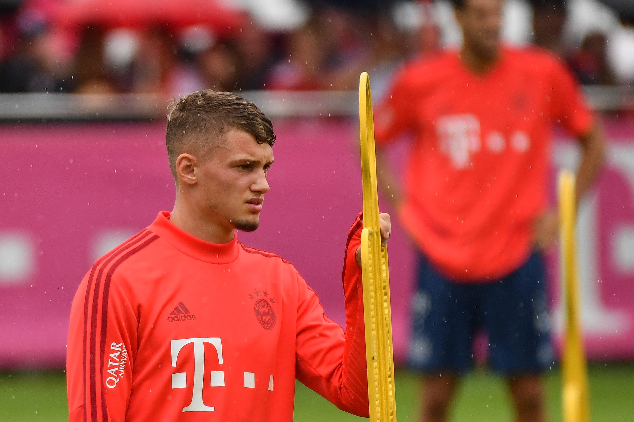 爱游戏中国-包含今夜体能课后，金州勇士调整名单备战德甲，赛场秩序良好，身体对抗强度拉满的词条