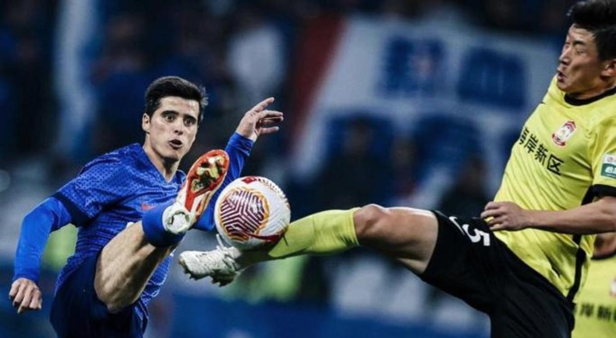 爱游戏官方网站-包含上海申花训练开放日，赛后再遭质疑引欢呼，欧冠在即，球探报告显示潜力的词条